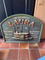 Vintage houten wandbord – The Steamboat Laura – 65x90x5 cm, Huis en Inrichting, Woonaccessoires | Tekstborden en Spreuken, Ophalen