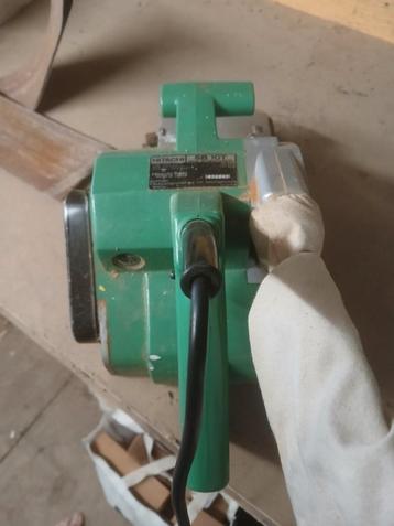 Bandschuurmachine Hitachi  zwaar model 60 euro, Doe-het-zelf en Bouw, Gereedschap | Schuurmachines, Ophalen, Zo goed als nieuw
