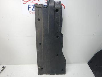 VW Golf 8 Bodemplaat Rechts R 5WA825202E beschikbaar voor biedingen