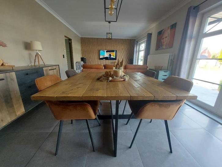 Mooie vol houten eettafel !!! ( Zonder stoelen ), Huis en Inrichting, Tafels | Eettafels, Ophalen