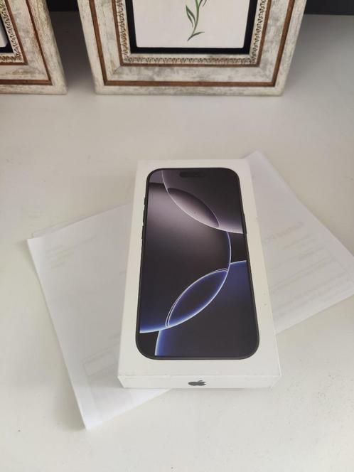 iPhone 16 Pro Zwart Titanium NIEUW VERZEGELD, Telecommunicatie, Mobiele telefoons | Apple iPhone, Nieuw, 128 GB, Zonder abonnement