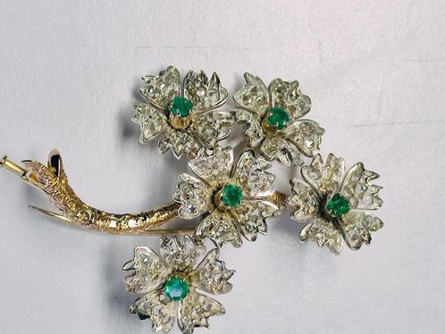 Exclusieve broche van 19 eeuw met smaragden en diamanten, Handtassen en Accessoires, Broches, Gebruikt, Goud, Goud, Met edelsteen