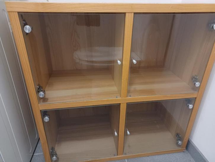 2 kastjes met glazen deuren, Huis en Inrichting, Kasten | Vitrinekasten, Zo goed als nieuw, Minder dan 100 cm, 25 tot 50 cm, Met deur(en)