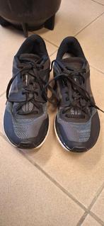 Sportschoenen, Sport en Fitness, Ophalen, Zo goed als nieuw
