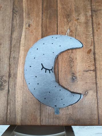 Leg of hangknuffel 'maan' voor kinderkamer ( Le petit M.) beschikbaar voor biedingen