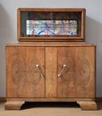 Art nouveau vitrinekast met schappen en twee lades, Huis en Inrichting, Kasten | Dressoirs, Ophalen, Zo goed als nieuw