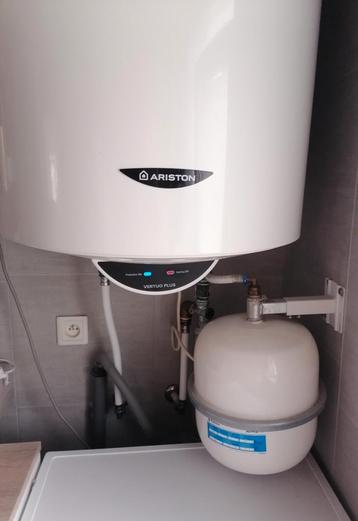 Electr. Boiler + expansievat, Enlèvement, 100 litres ou plus, Protection de température de retour (RTS), Moins de 3 ans