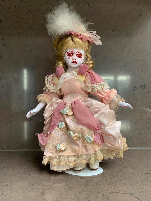 Halloween porcelain doll - possessed- MOC, Verzamelen, Poppen, Zo goed als nieuw, Ophalen of Verzenden