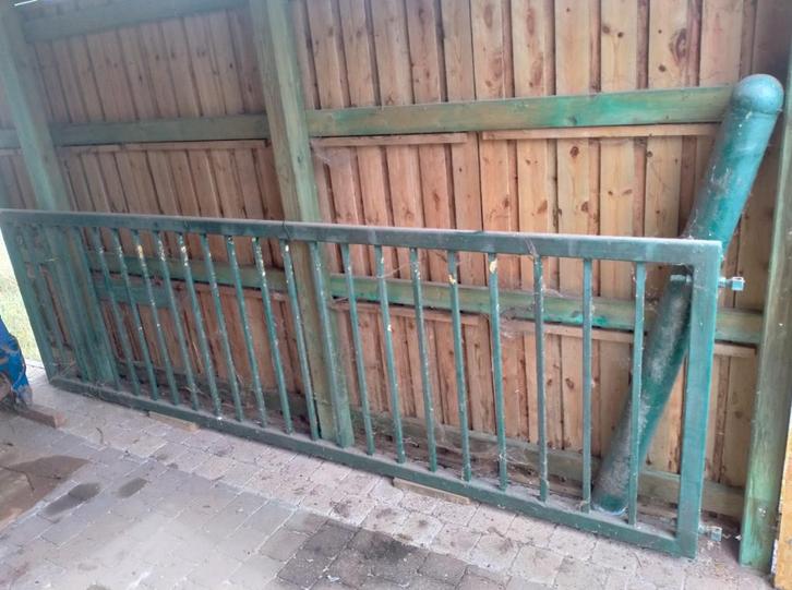 Zwaar metalen hek – ca. 3 meter breed – in goede staat, Doe-het-zelf en Bouw, Overige Doe-Het-Zelf en Bouw, Gebruikt, Ophalen