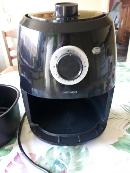 daewoo, maximum 10 x gebruikt ,1000 watt,220-240 volt, Elektronische apparatuur, Airfryers, Gebruikt, Airfryer, 750 t/m 999 gram