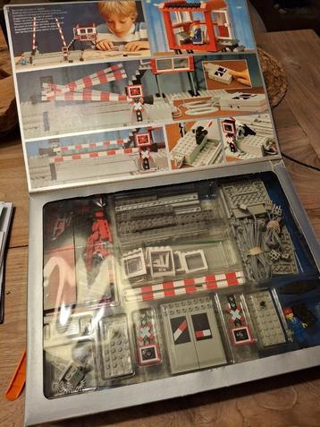 Lego - 7866 - Remote Controlled Road Crossing beschikbaar voor biedingen