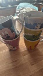 2 tassen Disney en 3 tassen Douwe egberts, Ophalen, Zo goed als nieuw