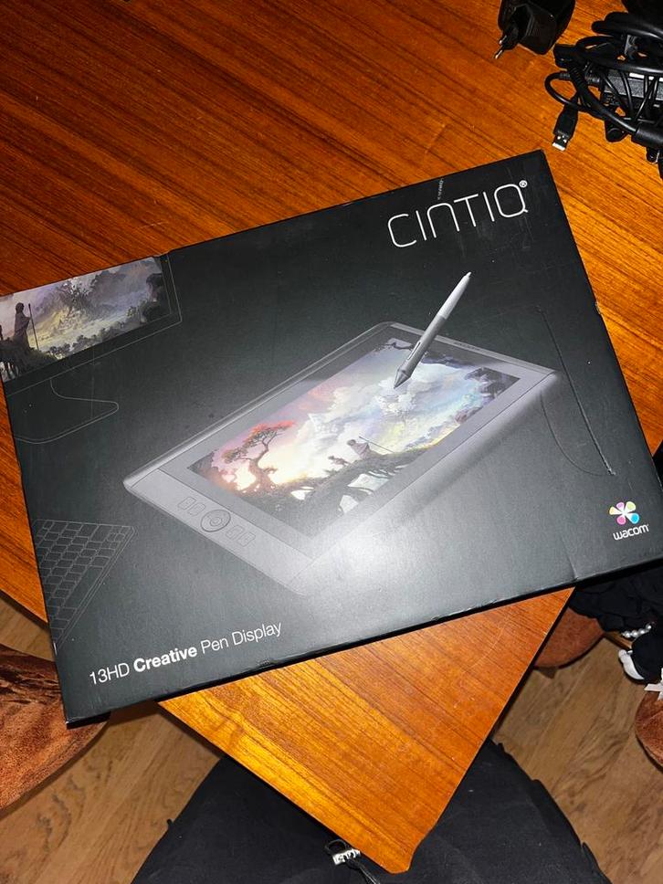 Wacom Cintiq 13HD + originele doos – tekentablet met scherm, Computers en Software, Tekentablets, Zo goed als nieuw, Ophalen