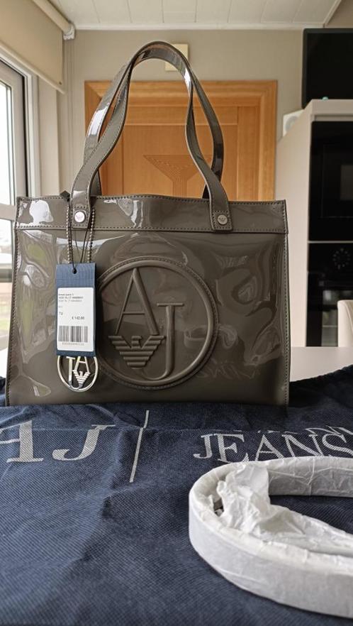 Sac à main Armani Jeans. Nouveau !, Bijoux, Sacs & Beauté, Sacs | Sacs Femme, Neuf, Sac à main, Autres couleurs, Enlèvement ou Envoi