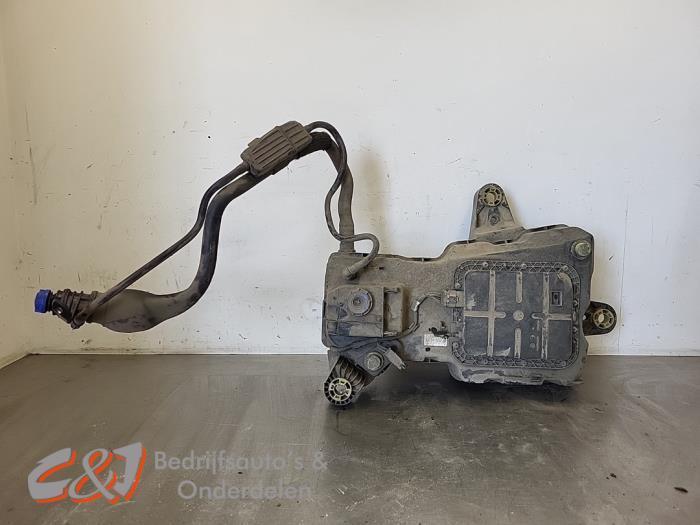 Réservoir Adblue d'un Peugeot Partner, Autos : Pièces & Accessoires, Systèmes à carburant, Peugeot, Utilisé, 3 mois de garantie