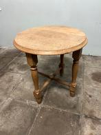 Petite table ronde de salon en chêne clair aux pieds tournés, Maison & Meubles, Enlèvement, Utilisé, Chêne