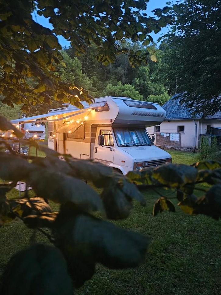 Charmante en stoere Citroën Camper met Hymer opbouw 1990, Caravanes & Camping, Camping-cars, Particulier, jusqu'à 4, Alcôve, Hymer
