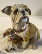 Trinkets/Resin sculptuur van een bulldog met zijn puppies, Ophalen of Verzenden
