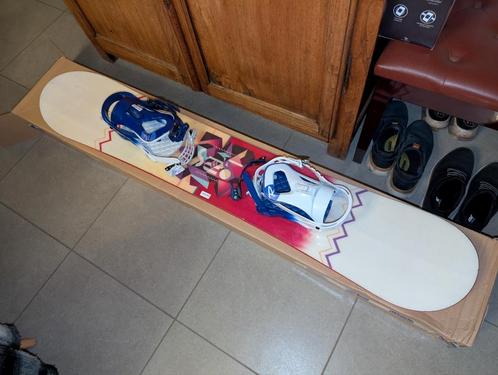 Dames Salomon Lotus 151 + nieuwe Rossi VooDoo M bindingen., Sport en Fitness, Snowboarden, Zo goed als nieuw, Board, Ophalen of Verzenden