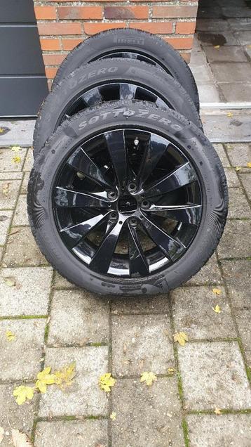 BMW-velgen zwart + winterbanden 4x beschikbaar voor biedingen