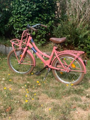 Gloednieuwe fiets beschikbaar voor biedingen