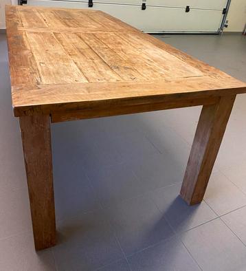 Robuuste teak tafel 220x100x78 beschikbaar voor biedingen