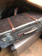 Grijsbruine vintage koffer met verstevigde buitenzijde,, Ophalen