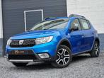 Dacia Sandero Euro 6 * Stepway * Camera * (bj 2018), Auto's, Dacia, Stof, Gebruikt, Zwart, Blauw