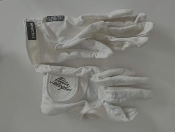 Gants blancs de concours hippique  beschikbaar voor biedingen