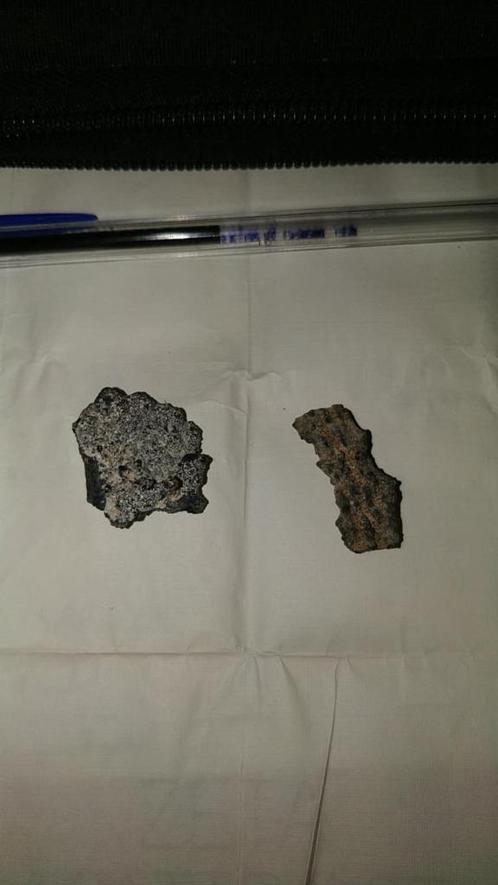 Fulguriet (2x), Verzamelen, Mineralen en Fossielen, Mineraal, Ophalen of Verzenden