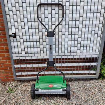 Brill zelfduw grasmaaier beschikbaar voor biedingen