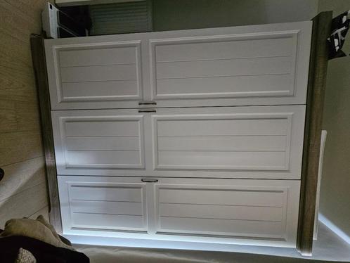 Kleerkast, Huis en Inrichting, Kasten | Kleerkasten, Zo goed als nieuw, 200 cm of meer, 50 tot 75 cm, Met deur(en), Met plank(en)