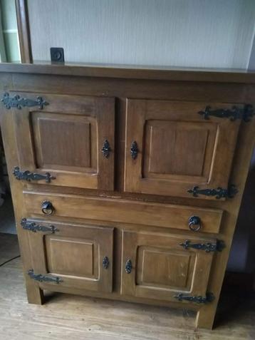 Meuble de salle à manger en bois de chêne : armoire vaiselle beschikbaar voor biedingen