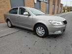 SKODA OCTAVIA 1.6tdi GEKEURD VOOR VERKOOP, Auto's, Voorwielaandrijving, Stof, Zwart, 4 cilinders