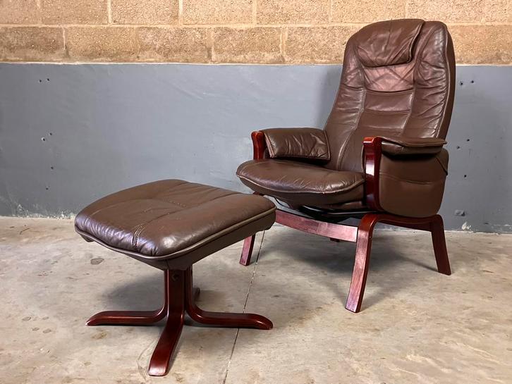 Sale: Vintage retro fauteuil leder hocker, Huis en Inrichting, Fauteuils, Gebruikt, Ophalen