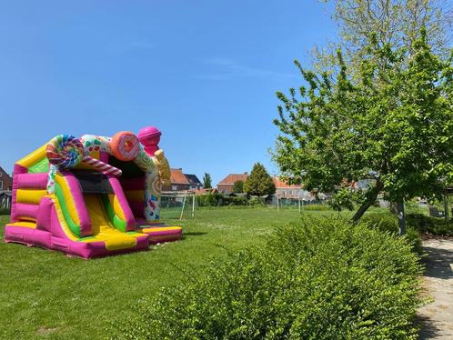 Verhuur springkasteel Candy met glijbaan, Hobby en Vrije tijd, Feestartikelen | Verhuur, Verzenden