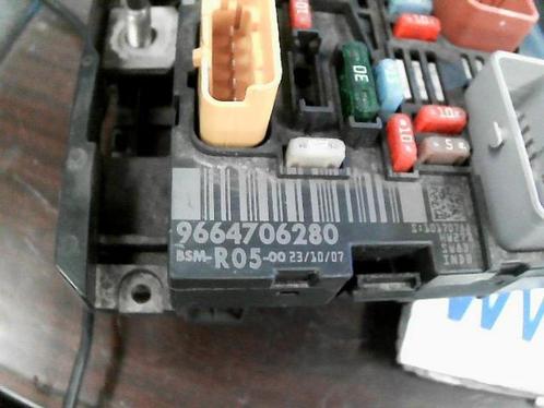 Boitier fusibles Peugeot 308 1.6HDi 80kw 9664706280 (206), Auto-onderdelen, Overige Auto-onderdelen, Peugeot, Gebruikt, Ophalen of Verzenden