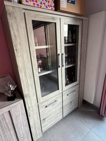Bar/vitrine kast, Enlèvement