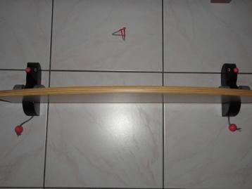 Legplank 80 op 26 cm (breedste punt) met figuurtjes in hout  beschikbaar voor biedingen