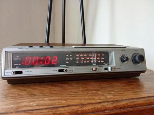 Philips 90AS570/00Z transistorradio/Clock wekker '70's, Audio, Tv en Foto, Radio's, Zo goed als nieuw, Radio, Ophalen of Verzenden
