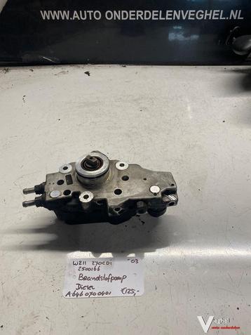 Mercedes W211 270cdi 2003 2500166 Dieselpomp  A 646 070 0401 beschikbaar voor biedingen