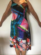 Bonte Jurk met moderne print en bloemen onderboord, Kleding | Dames, Jurken, Maat 38/40 (M), Overige kleuren, Save the queen, Ophalen of Verzenden