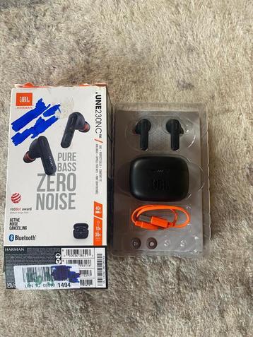JBL Tune 230 NC TWS Bluetooth-oordopjes beschikbaar voor biedingen