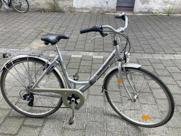  Dames fiets Venturelli 28" beschikbaar voor biedingen