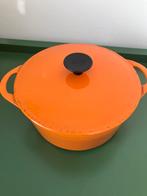 Cousances - oranje gietijzeren kookpot, Huis en Inrichting, Keuken | Potten en Pannen, Ophalen of Verzenden, Zo goed als nieuw