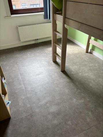 Minori lichtgrijze kleeftegels 45,7 x 45,7 cm – 8 pakken beschikbaar voor biedingen