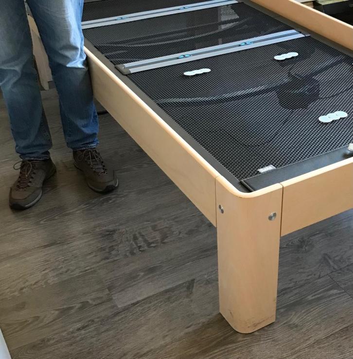 Auping Auronde, Huis en Inrichting, Slaapkamer | Bedden, Zo goed als nieuw, Eenpersoons, 100 cm, 200 cm, Hout, Crème, Verstelbaar