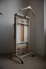 1980 - Pressmaster Kamer Knecht/Dressboy, Antiek en Kunst, Ophalen