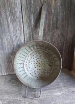 X large oude metalen steelvergiet / vergiet met handvat, Antiek en Kunst, Ophalen of Verzenden