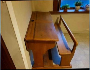 Vintage schoolbank  beschikbaar voor biedingen